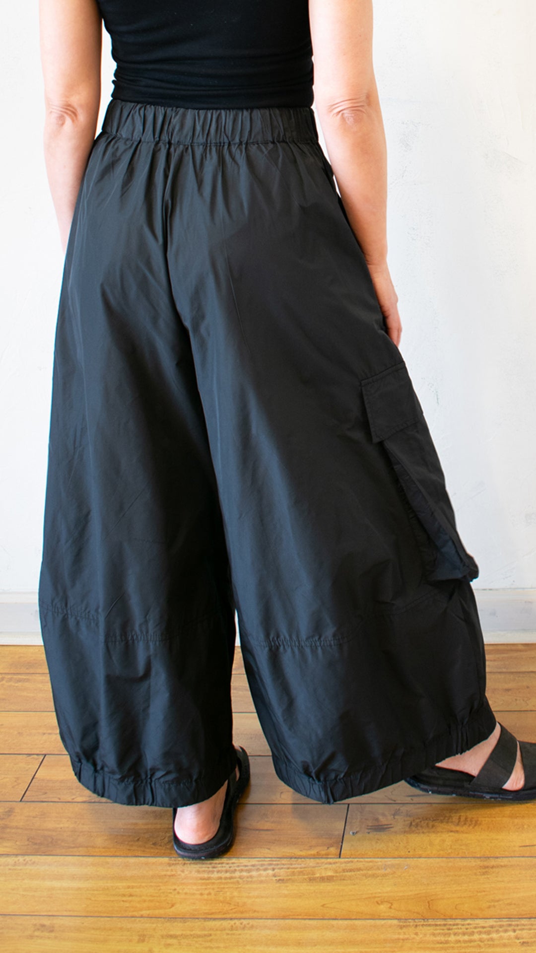 Wide Leg Pocket Pant (Multiple Colors)