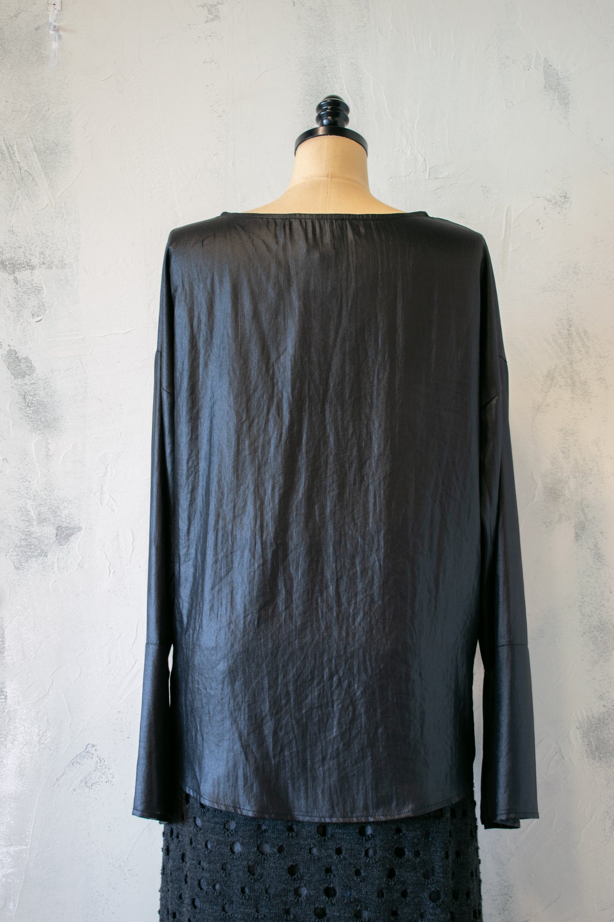 Ozai n Ku; Bell Sleeve Pullover