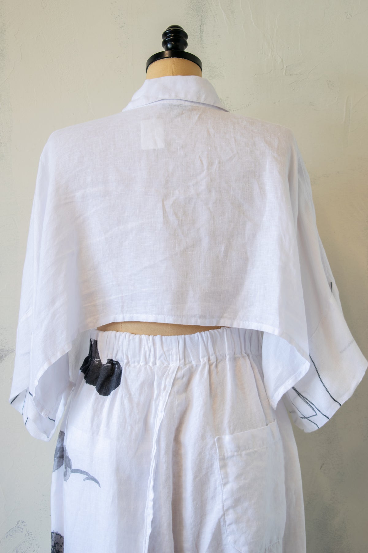 Banana Blue; Linen Topper
