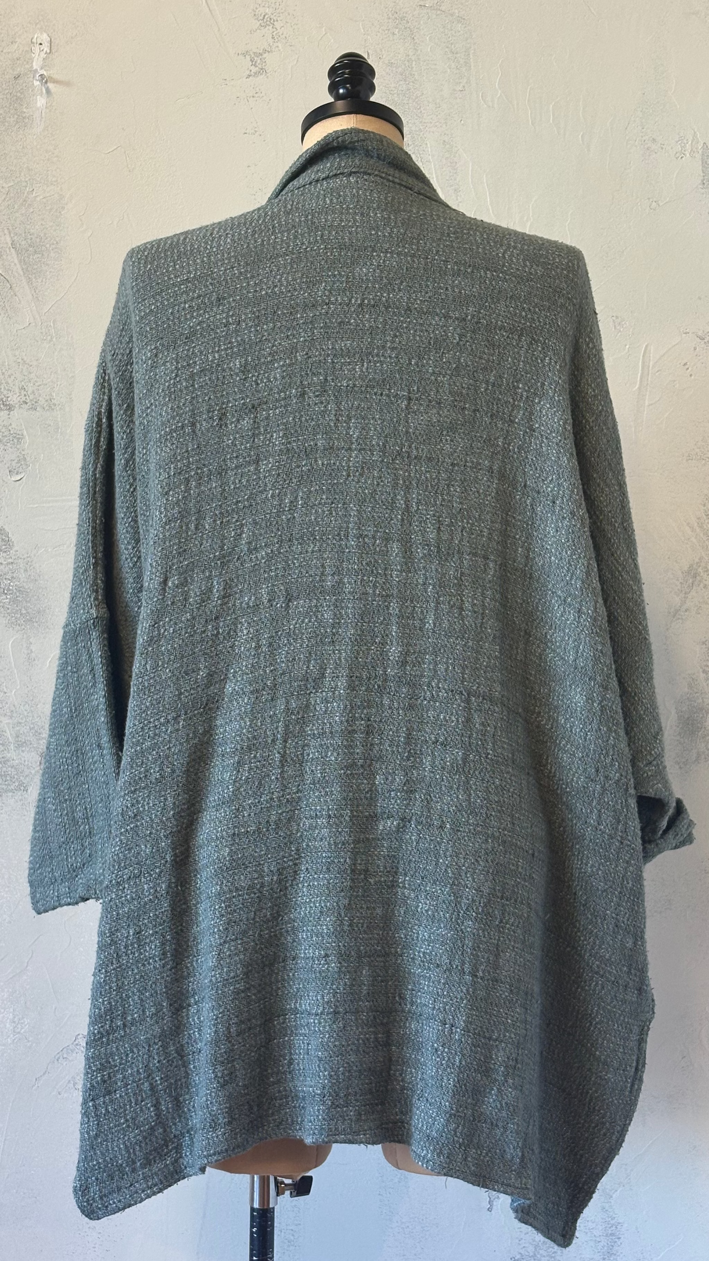 La bottega Over Coat in color "Eucailpto"
