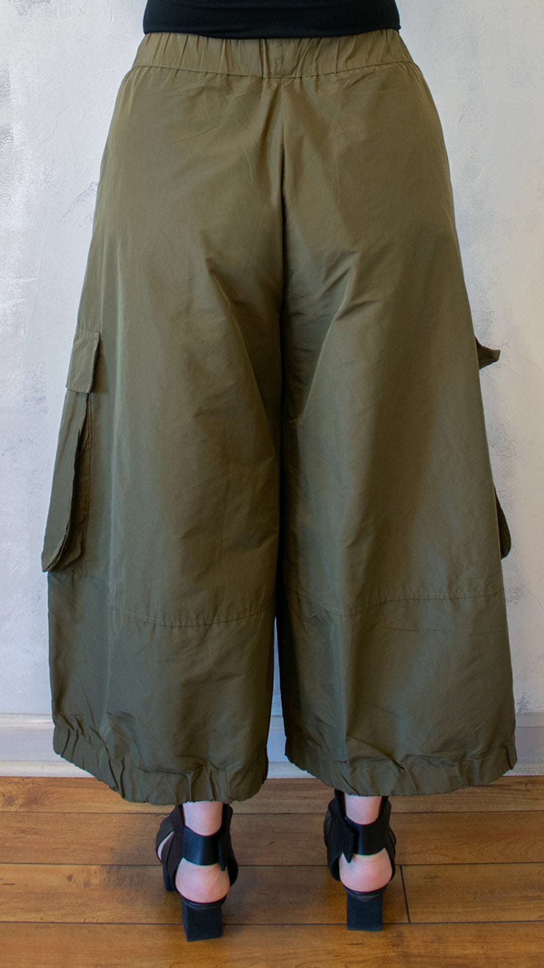 Wide Leg Pocket Pant (Multiple Colors)