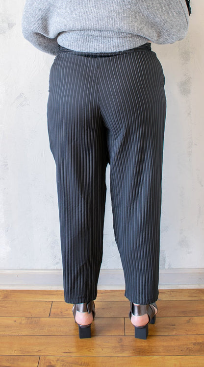 Fine Line Barrel Pant