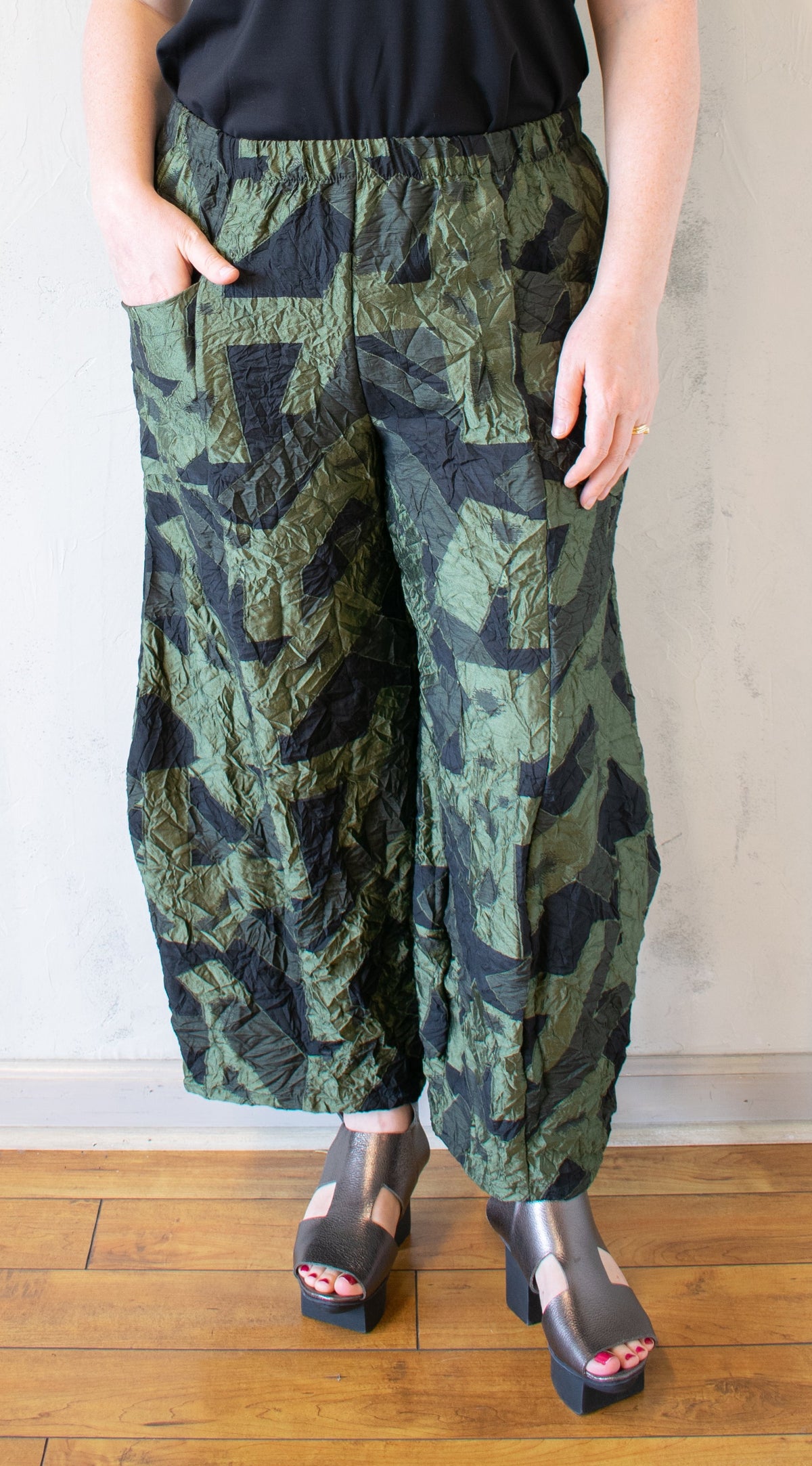 Crinkle Jacquard Pants