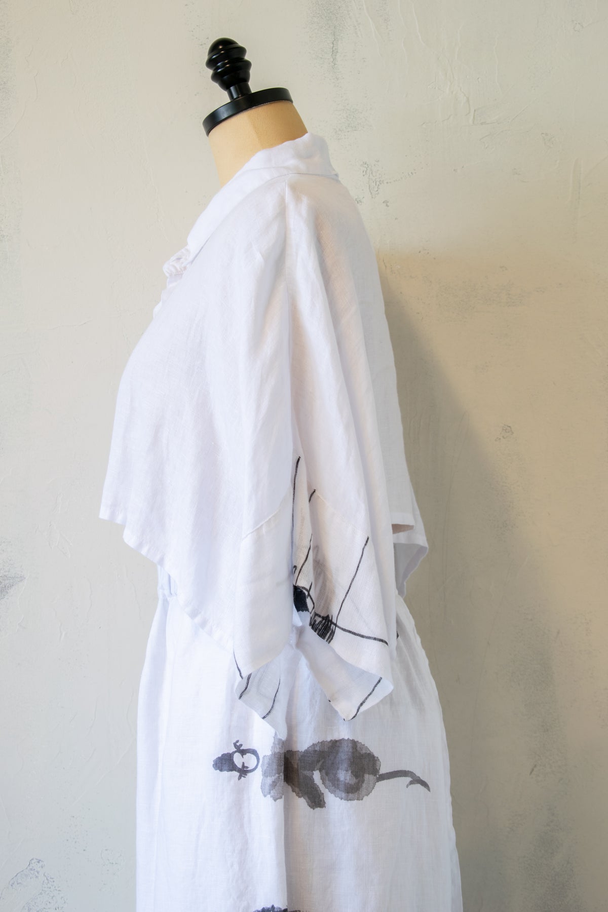 Banana Blue; Linen Topper