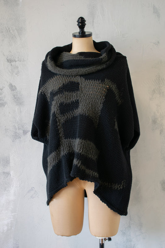 Crea: Two Tone Abstract Sweater