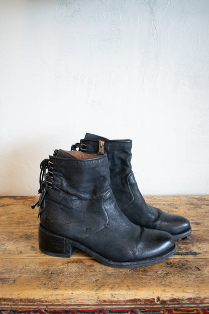AS98: Bootie