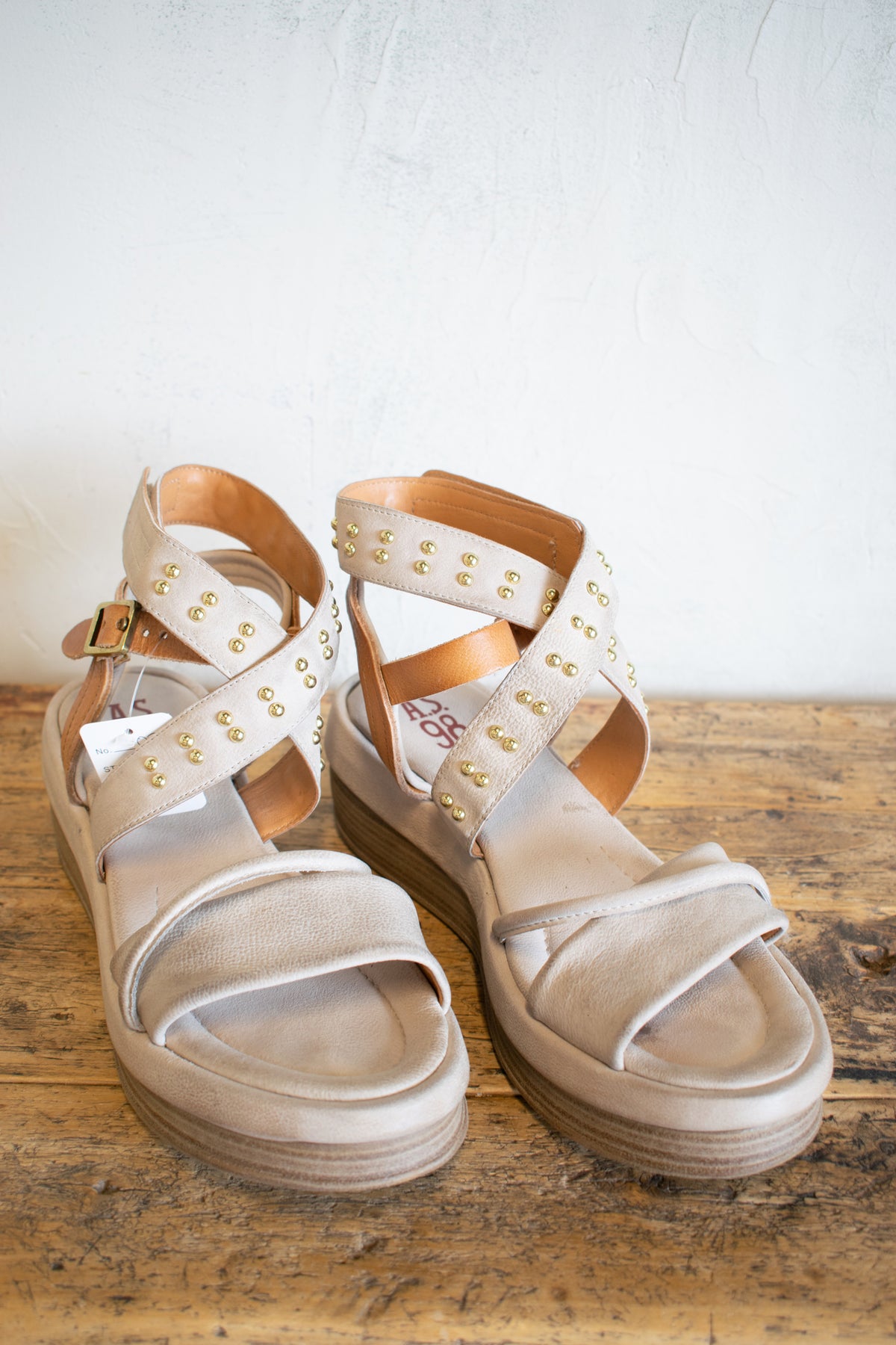 AS98: Bone Leather Sandal with Adjustable Straps