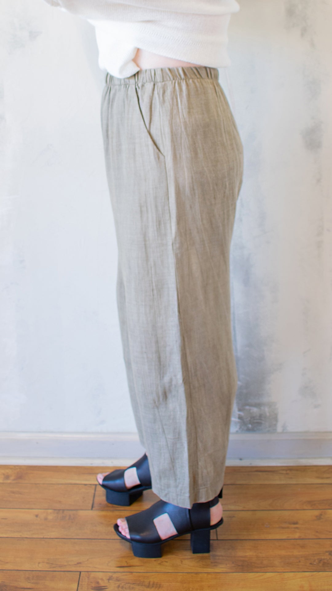 Liat Straight Pant in Khaki