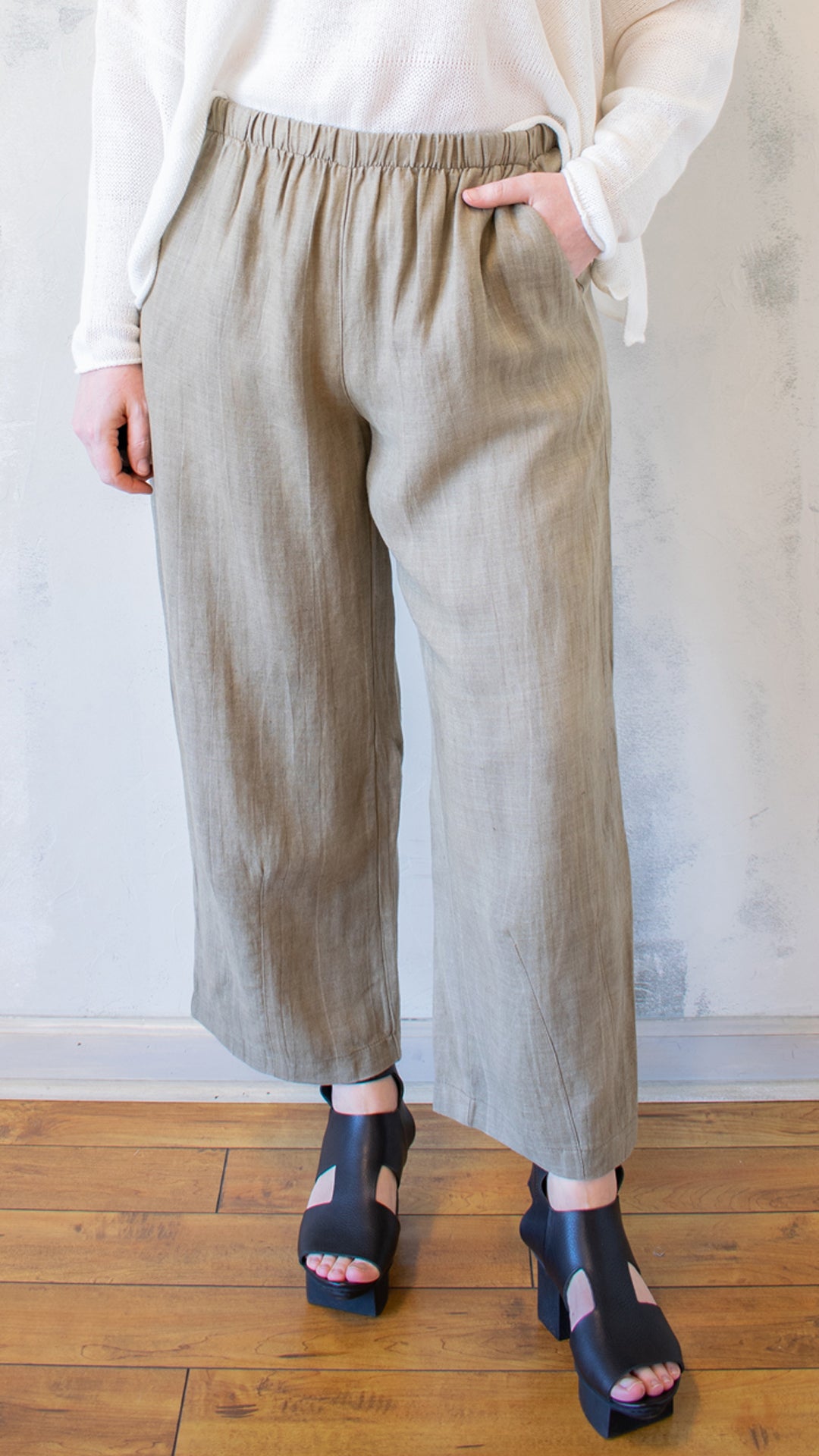 Liat Straight Pant in Khaki