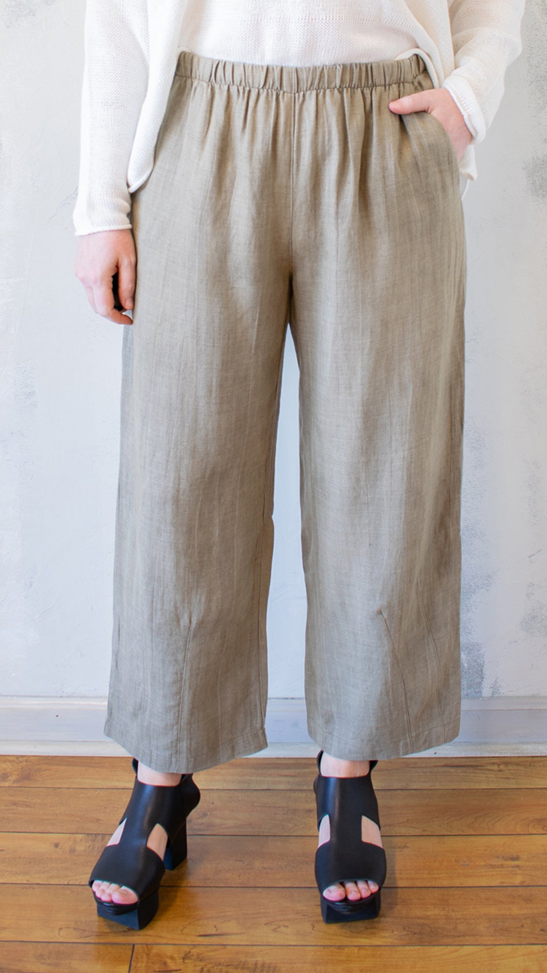 Liat Straight Pant in Khaki