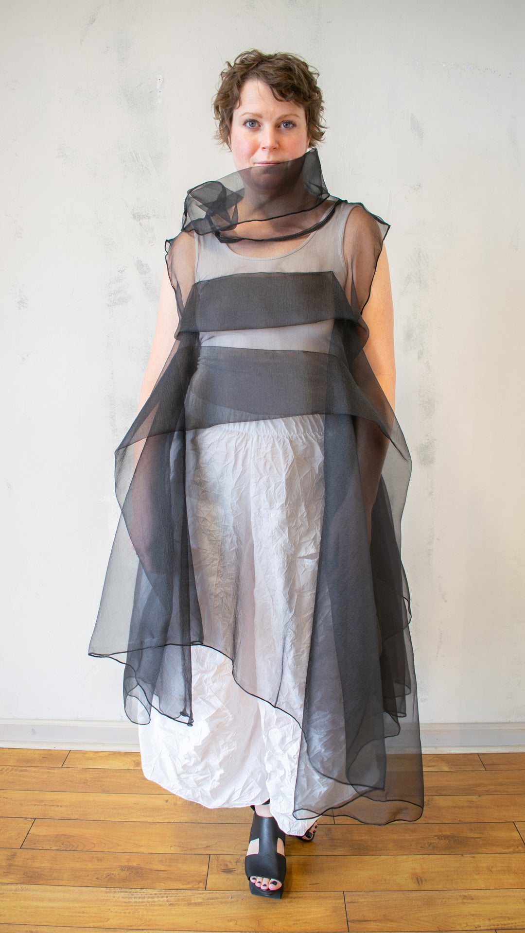 Mesh Cowl Topper in Black