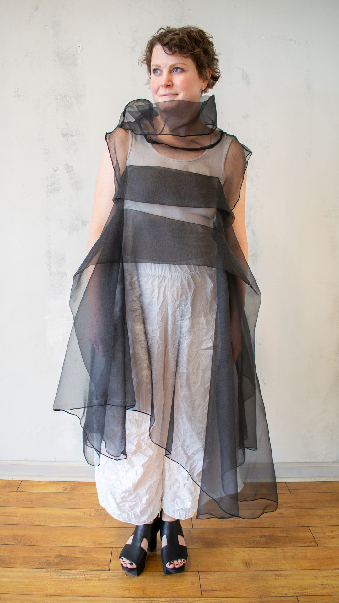 Mesh Cowl Topper in Black