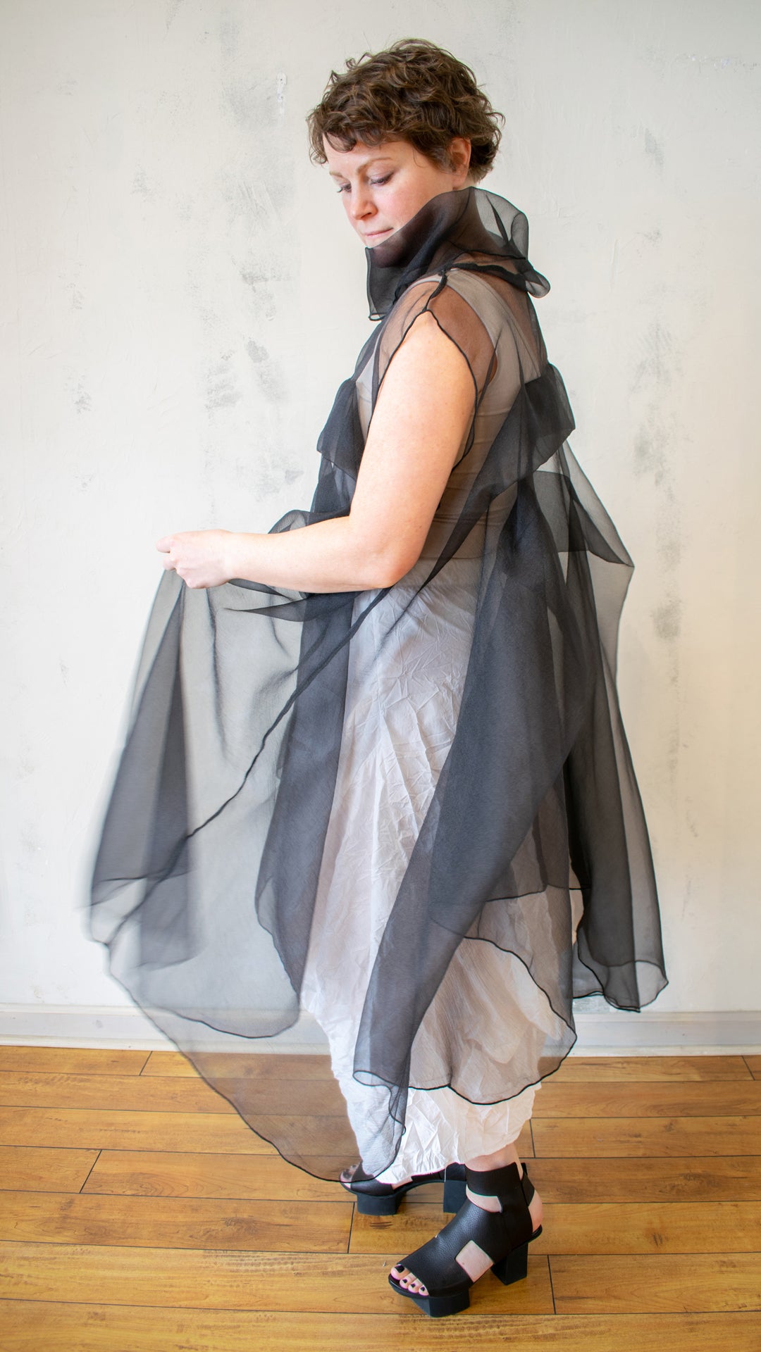 Mesh Cowl Topper in Black