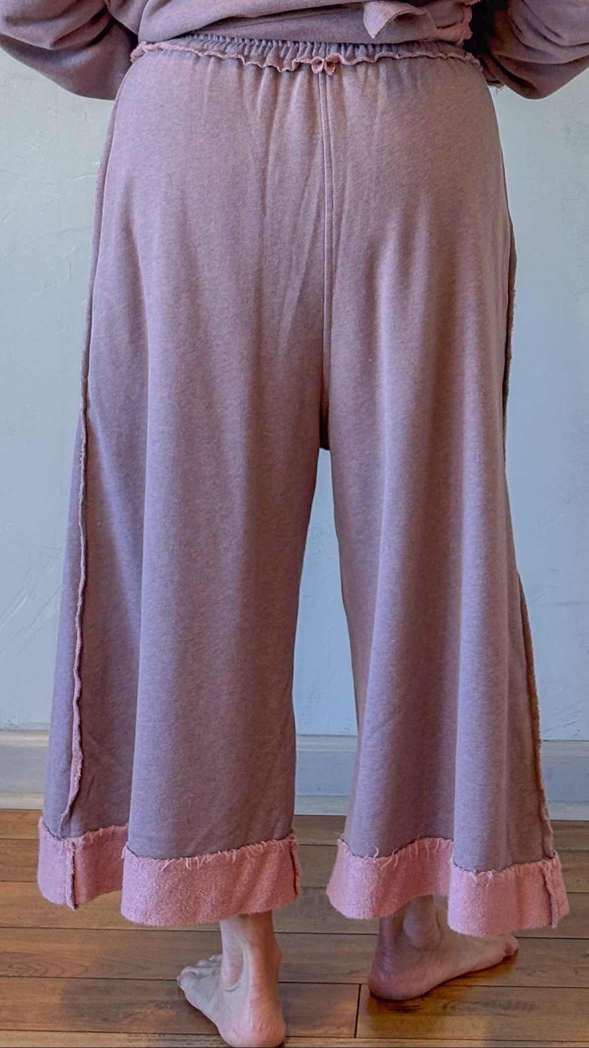 Wide-Leg Cropped Pants