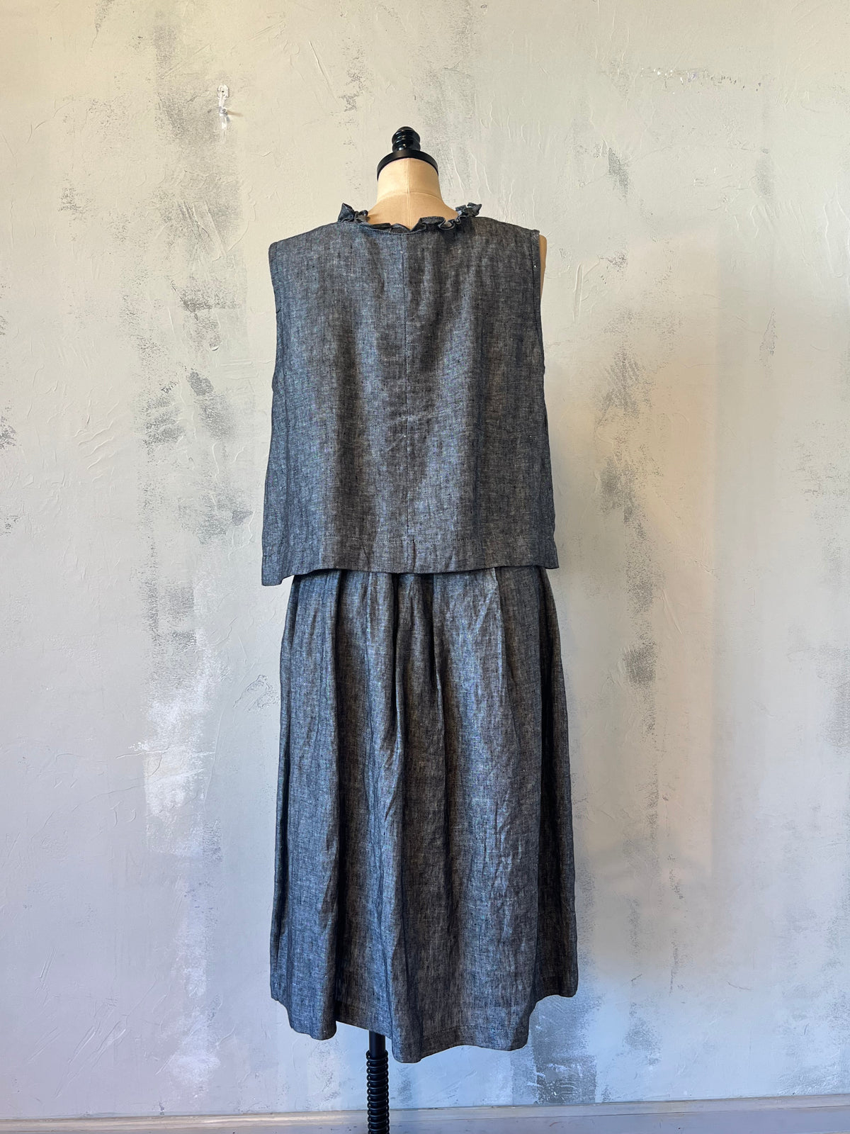 Knotium Linen Ruffle Neck Top
