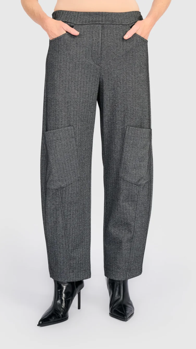 Studio Pocket Herringbone Pant in Steel