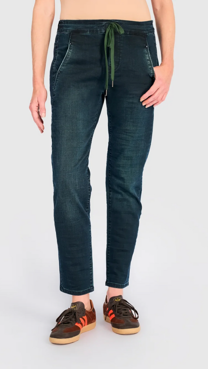 Iconic Stretch Jeans in Pine