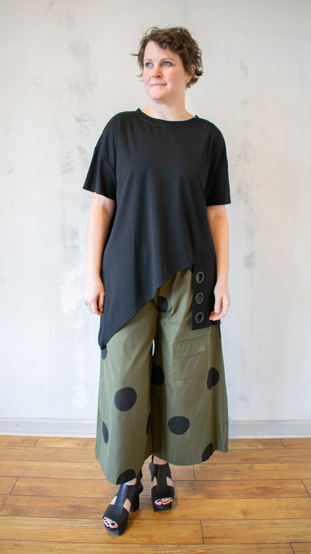 Grommet Tee (Multiple Colors)